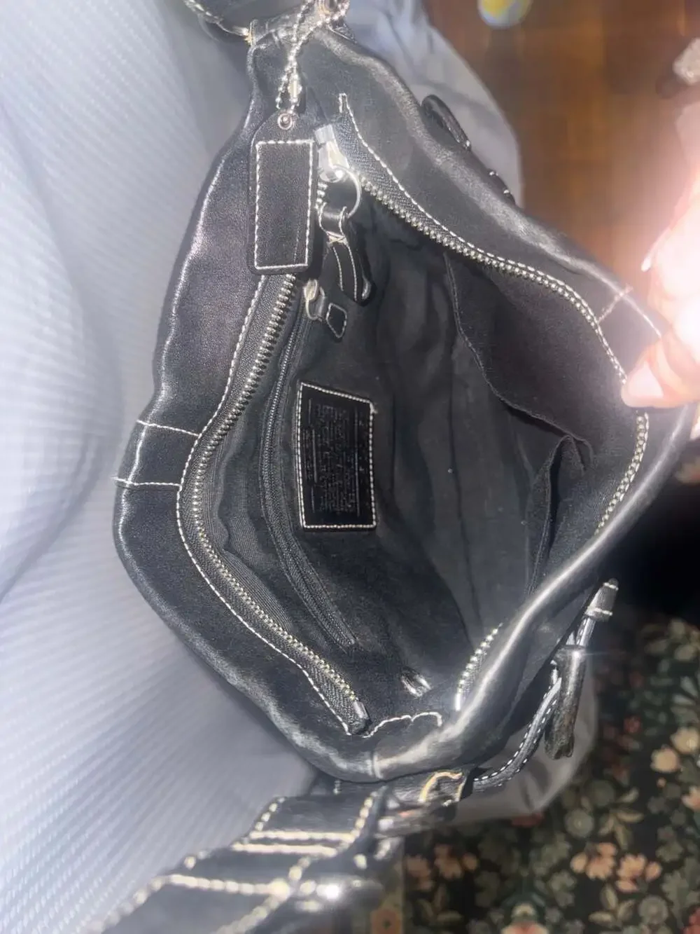 Vintage Coach Soho Black Leather Buckle Crossbody Bag with White Contrast Stitch - Picture 4 of 5